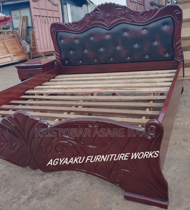 Classical Design Queen Size Bed with Drawer - 1