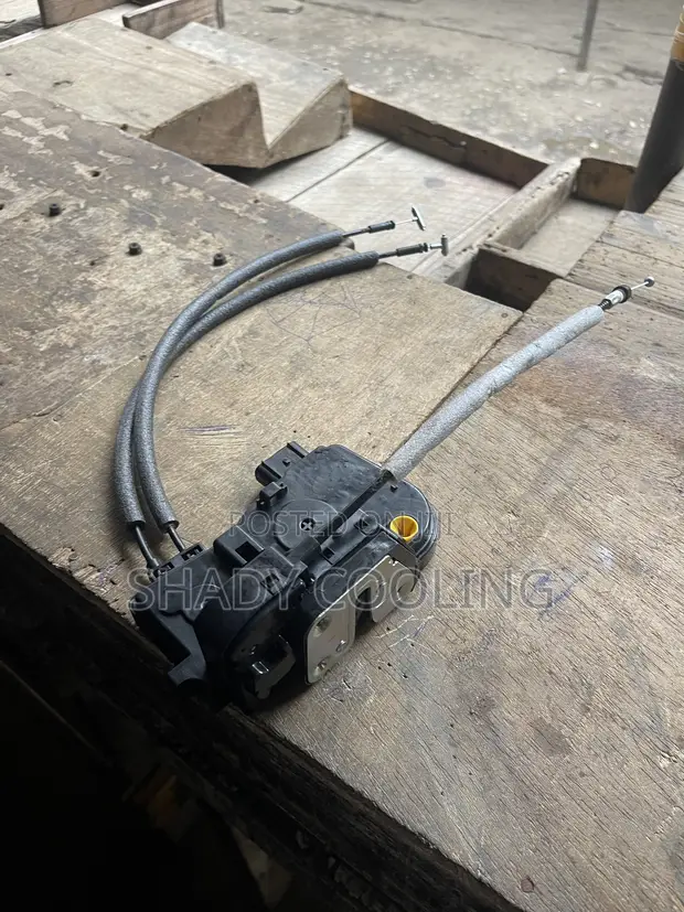 Kia Sportage 2012 Door Lock - 1