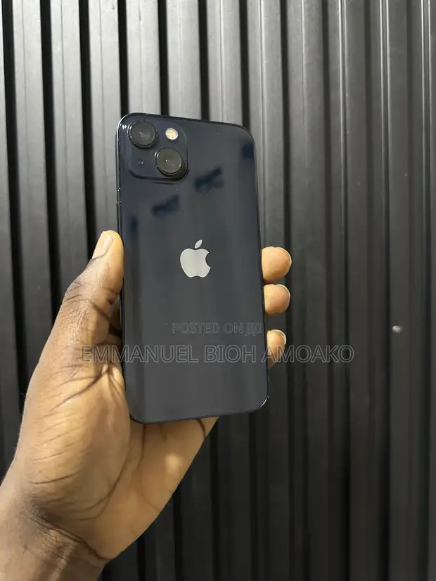 Apple iPhone 13 128GB Black - 1
