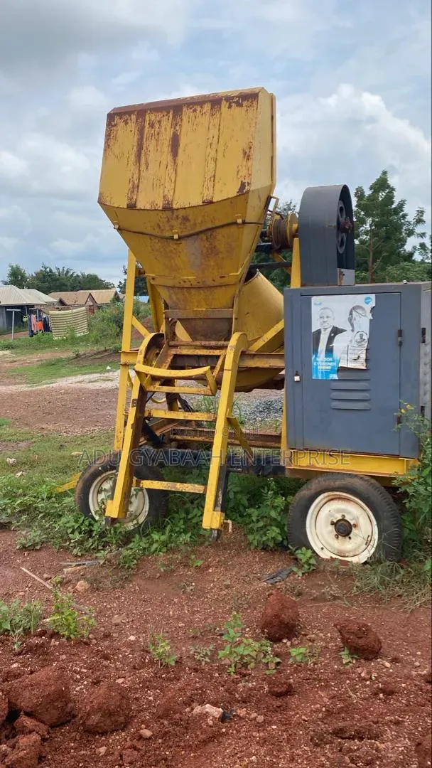 350L Diesel Self-Loader Concrete Mixer - 1