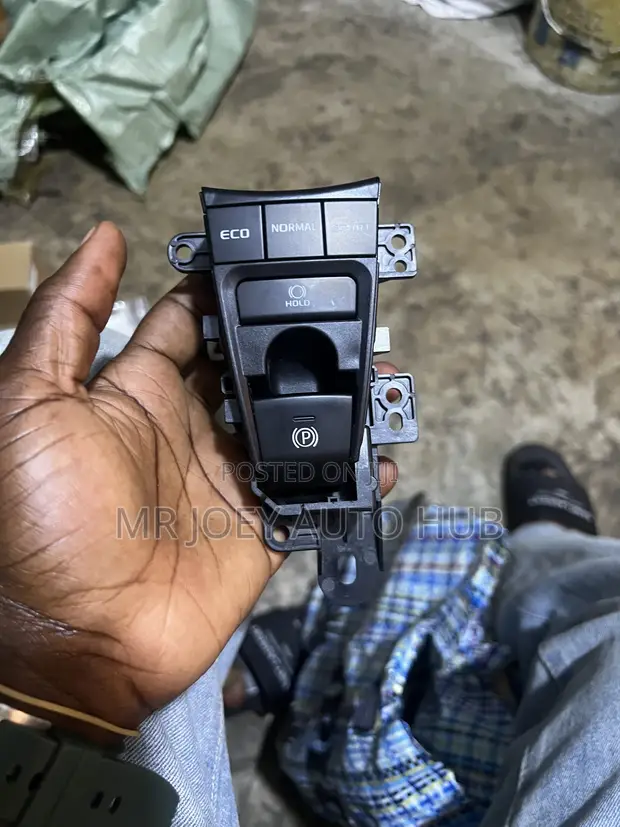 Toyota Camry/Hilux Packing Switch (2019-2023) - 1