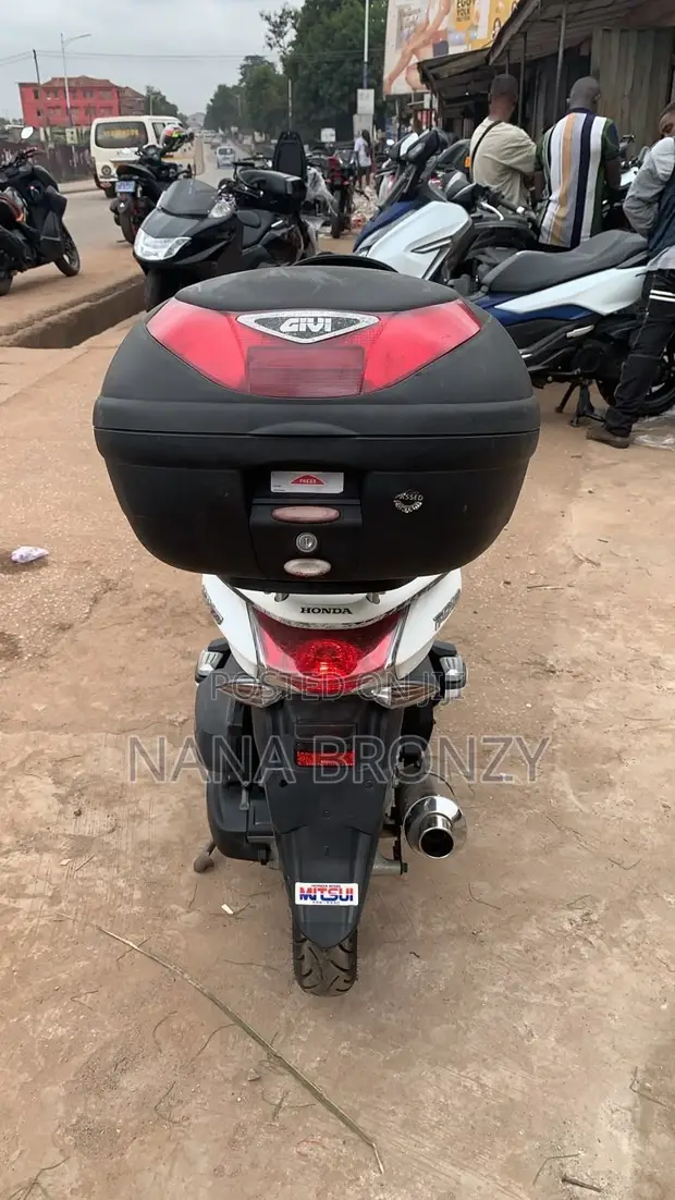 Honda Scooter 2021 White - 1
