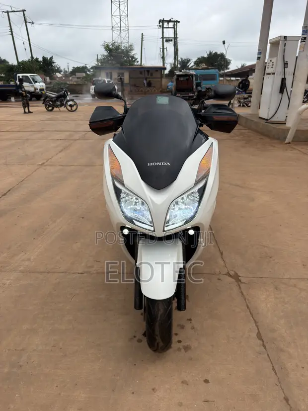 Honda Forza MF12 Scooter 2016 - 1