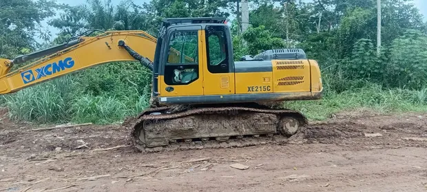 XCMG 215 Excavator - 1
