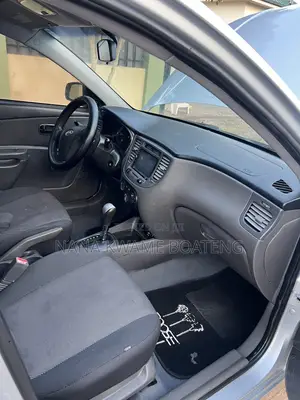 Kia Rio Base 4dr Sedan 2010 Silver