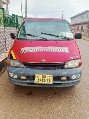 Toyota HiAce 2010 Bus