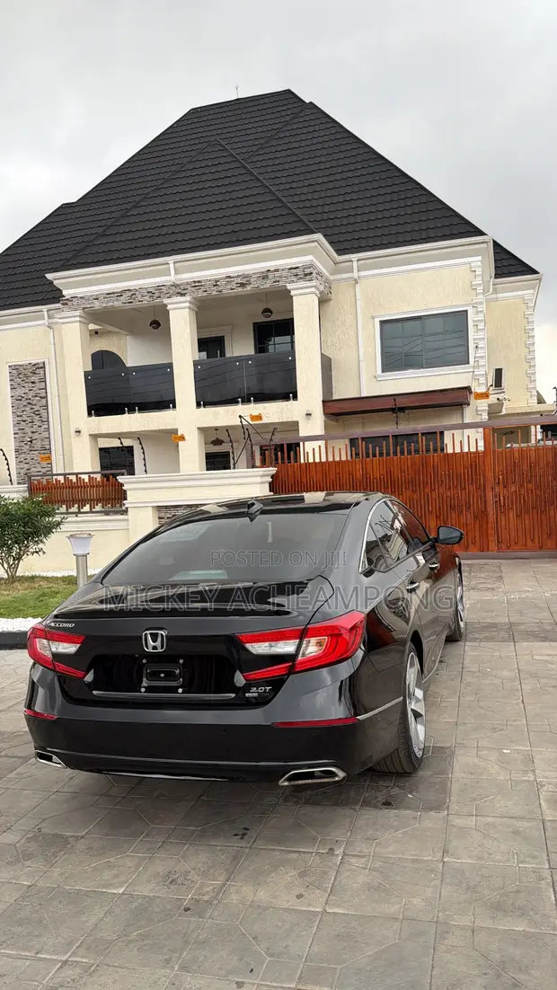 Honda Accord Touring 2.0T 2018 Black - 1