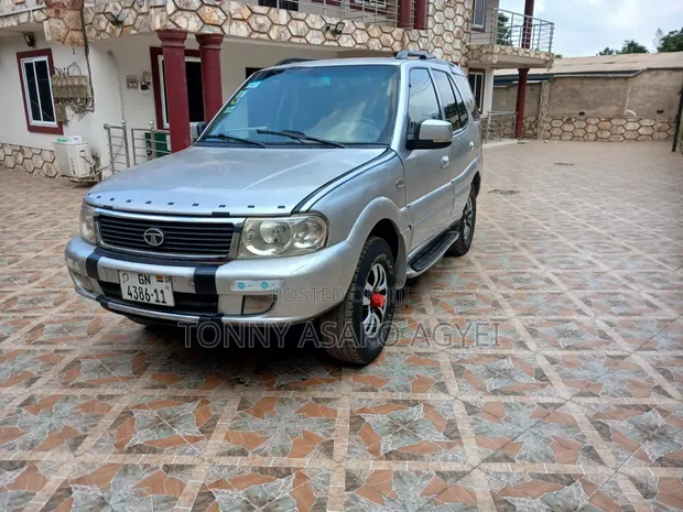 Tata Safari 2011 Silver - 1