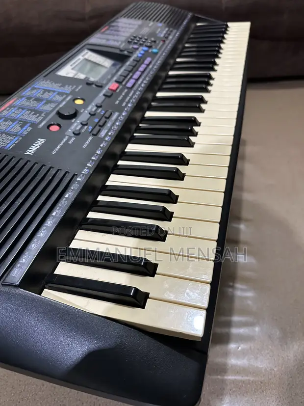 Yamaha PSR-220 Electronic Keyboard - 1