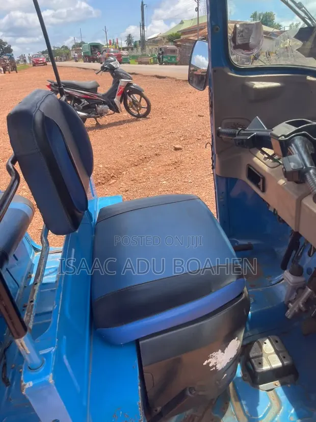 Bajaj RE 2024 Blue - 1