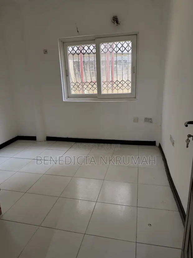 5-Office Ground Floor Space to Let - 1