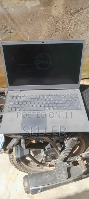 Dell Vostro 3500 Laptop - Core i3, 8GB RAM, 500GB HDD