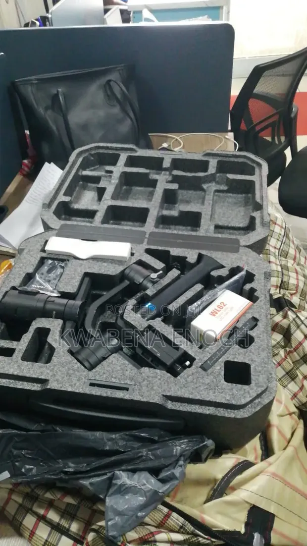 DJI Ronin S Gimbal - 1