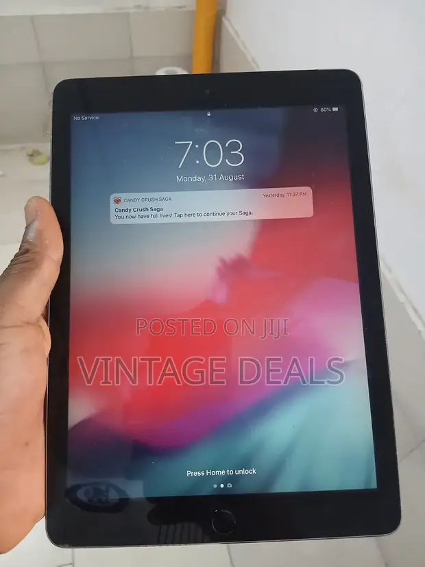 Apple iPad Air 16GB Gray - 1
