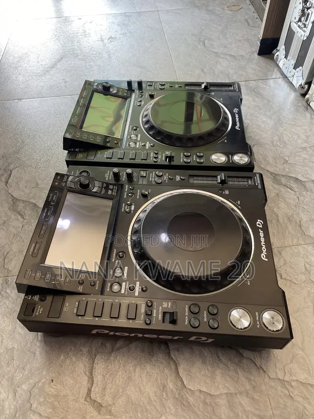 2x Pioneer CDJ-2000 Nexus 2 - 1