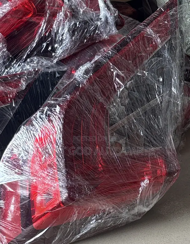 Honda Civic 2016-2021 Tail Light (Used) - 1