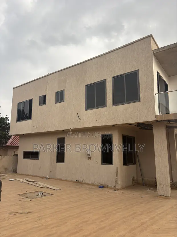 Furnished 4-Bedroom Apartment for Sale in Adjiriganor - 1