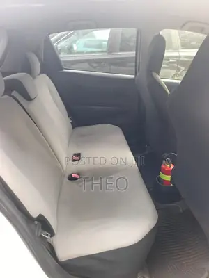 Toyota Vitz 2012