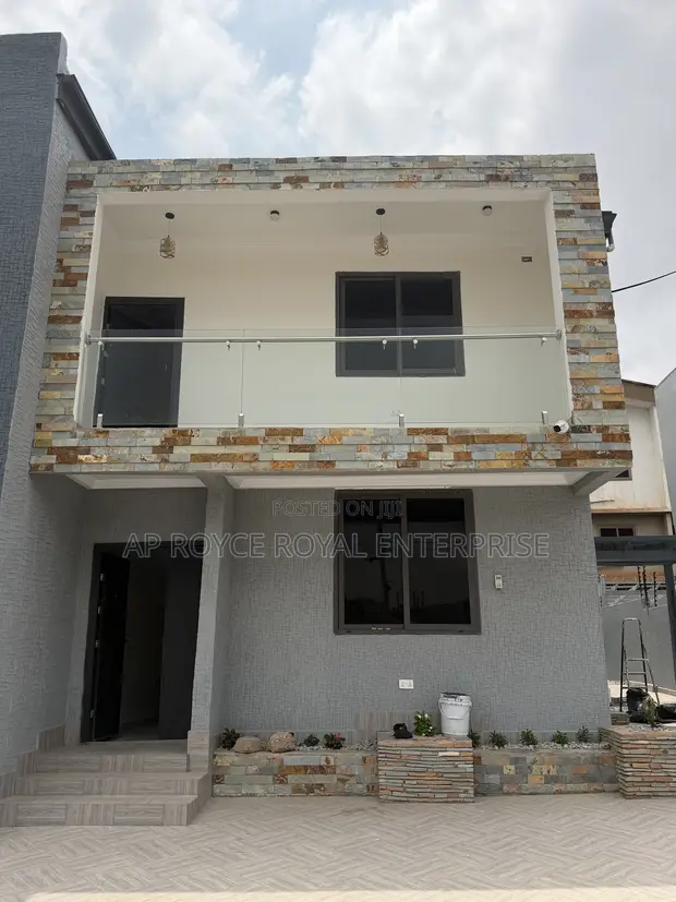 Newly Built Furnished 5-Bedroom House in Kumasi Metropolitan - 1