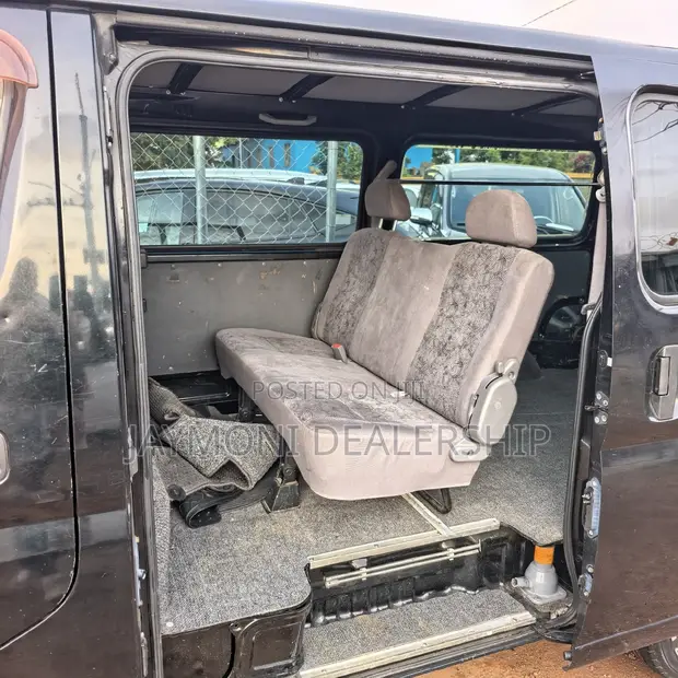 Nissan NV200 2011 Green - 1