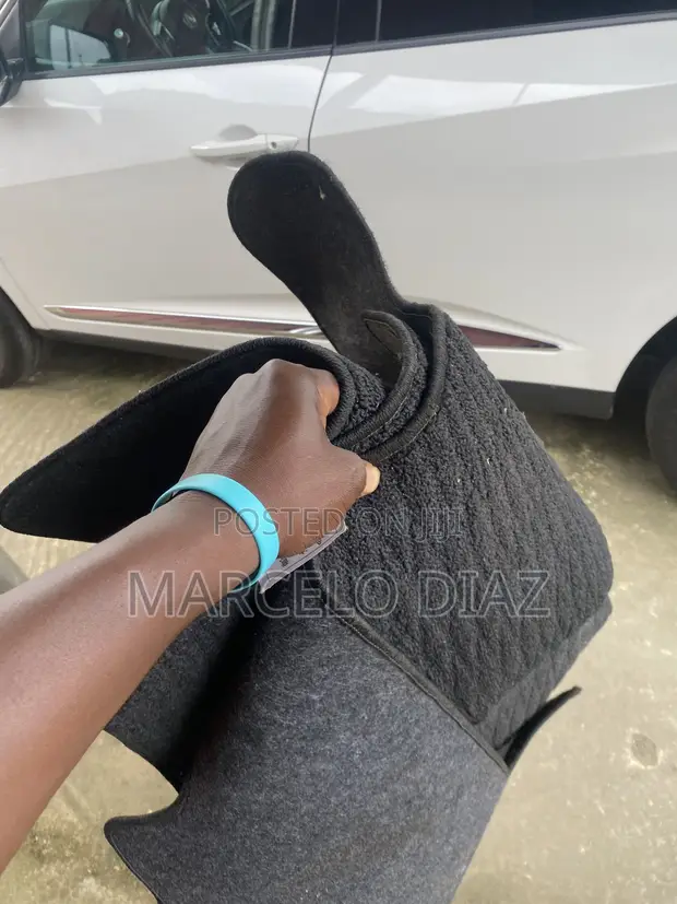 Home Used Toyota Vitz Floor Mats - 1