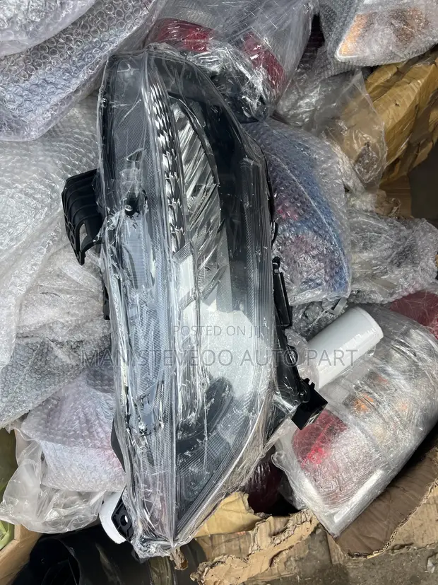 Honda Civic Headlights (2016-2019) - 1