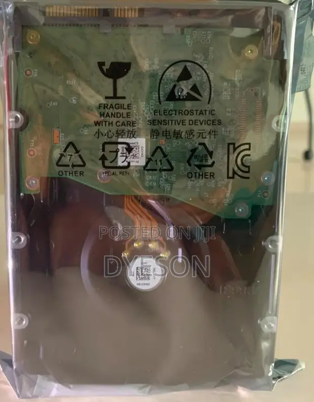 Western Digital WD20PURX-64AKYYO 2TB HDD - 1