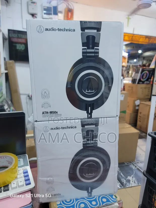 Audio-Technica ATH-M50x Professional Monitor Headphones - 1