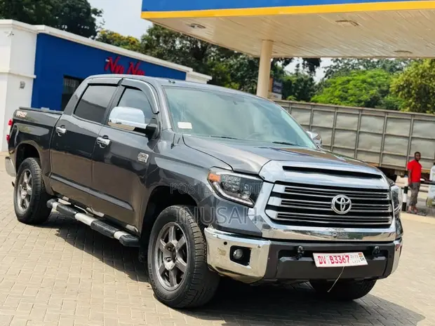 2018 Toyota Tundra Limited 5.7L V8 4x4 CrewMax - 1