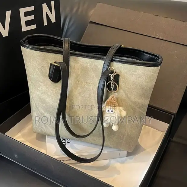Fashionable Autumn Zippered Computer Tote Bag - 1