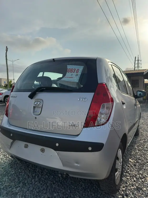 Hyundai i10 2011 Silver - 1