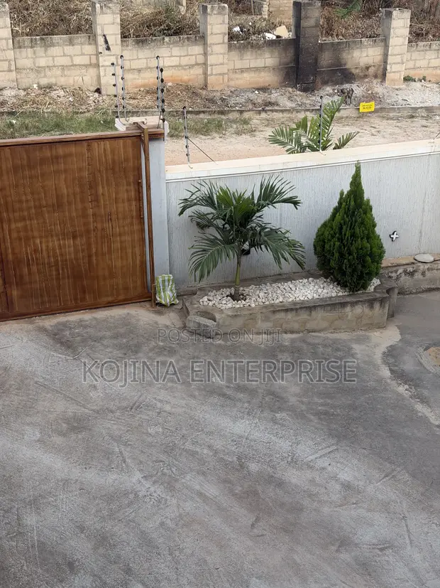 Spacious Roadside Stores for Rent - Asokwa - 1