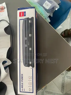 Deli Four-Hole Punch