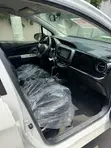 Toyota Vitz 1.3 AWD 3dr 2016 Pearl - 2