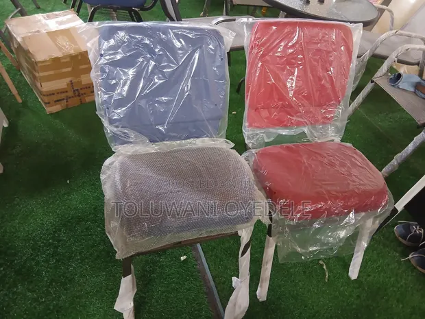 Discovery International Iron Chair - 1