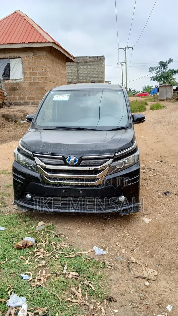 Volkswagen Transporter 2016 Black - 1