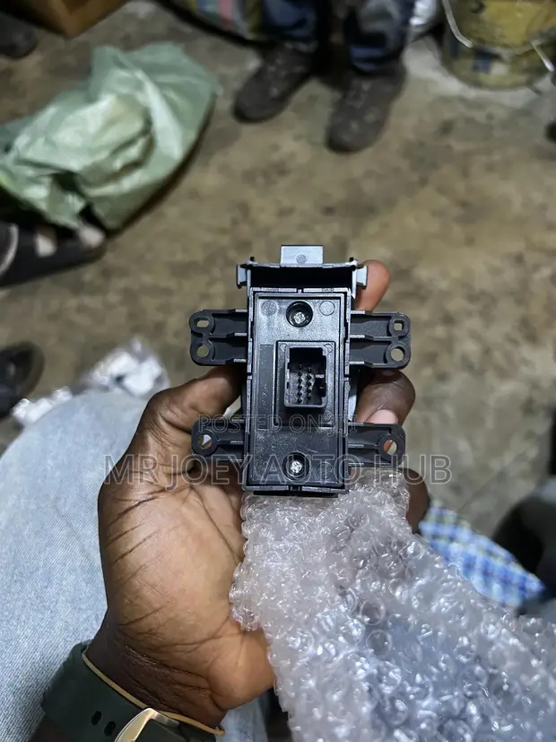 Honda HR-V 2018-2022 Electronic Parking Brake Switch - 1