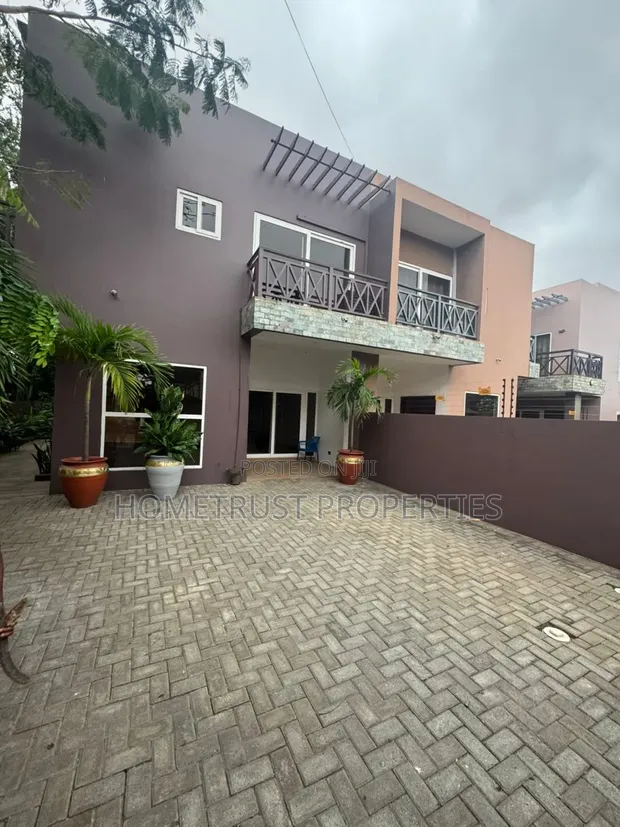 4 Bedroom Duplex for Rent in Airport Residential, Accra - 1
