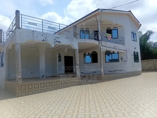 4 Bedroom Self-Contain Property for Sale, Gbawe - 1