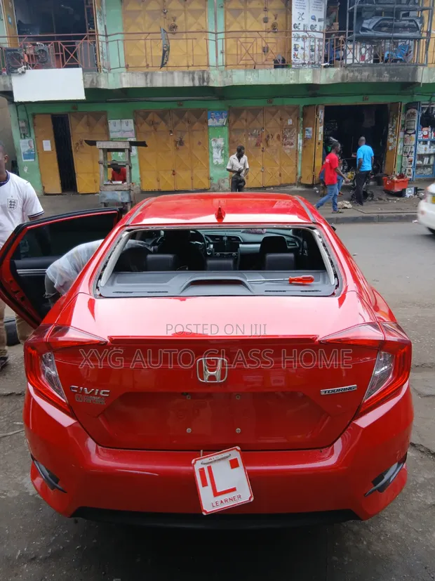 Honda Civic Rear Glass (2016-2017) - 1