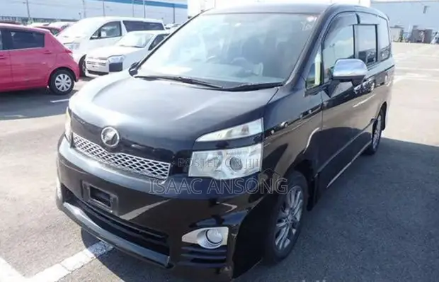Toyota Voxy 2013 Black - 1