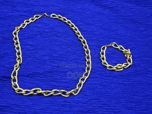 Gold Tone Curb Link Necklace with Bracelet