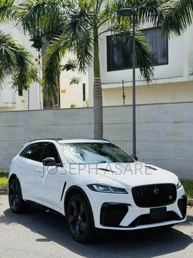 Jaguar E-Pace P250 R-Dynamic SE AWD 2024 White - 1