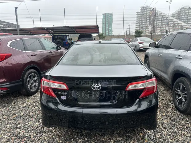 2014 Toyota Camry SE Sedan - 1