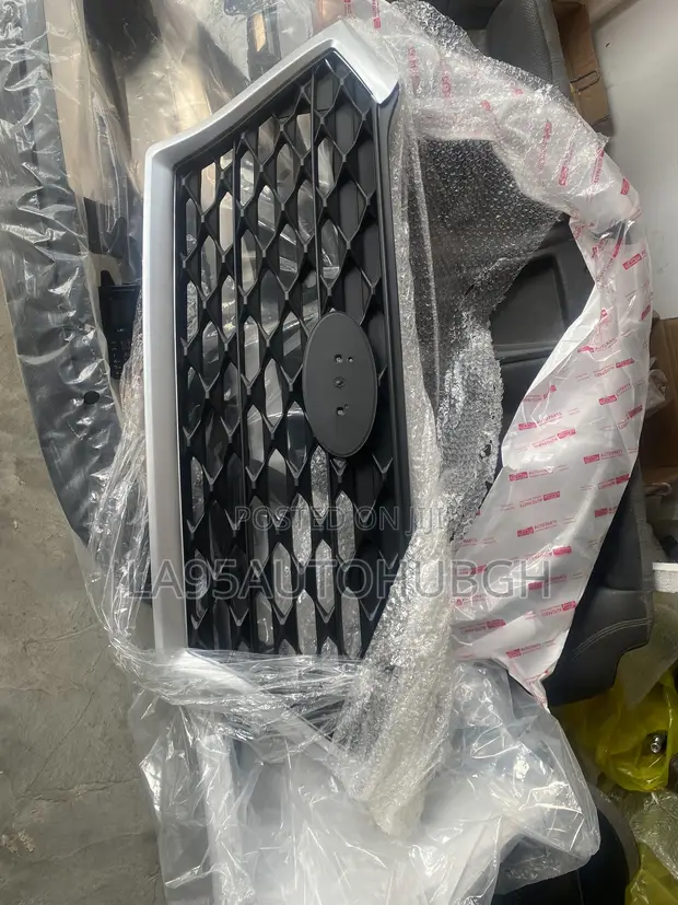 Hyundai Tucson 2019-2022 Front Bumper Top Grille - 1