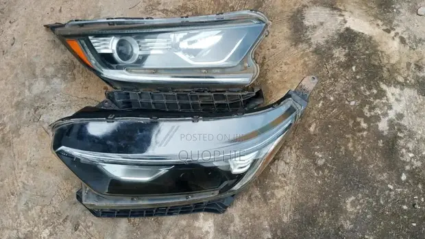 Honda CR-V 2017-2022 Headlights (Used, Canada Model) - 1