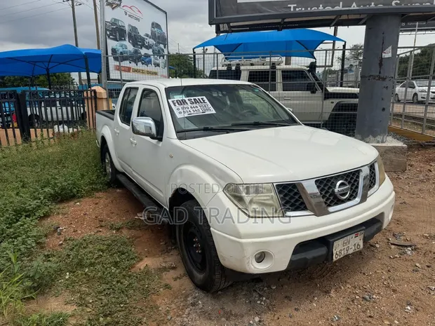 Nissan Navara 2016 White - 1