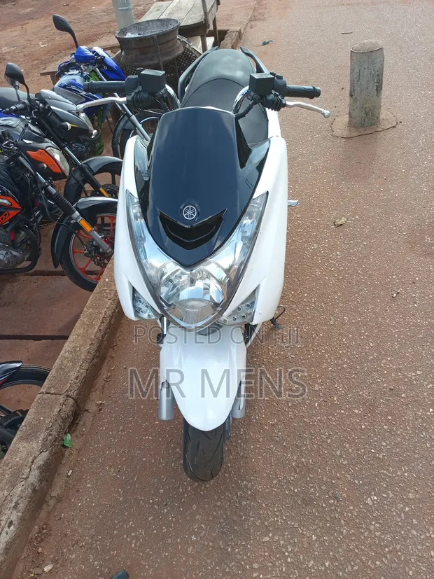 Yamaha SMAX 155 Scooter - 2013 - 1