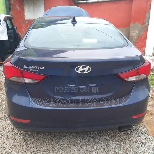 Hyundai Elantra 2015 Blue - 1
