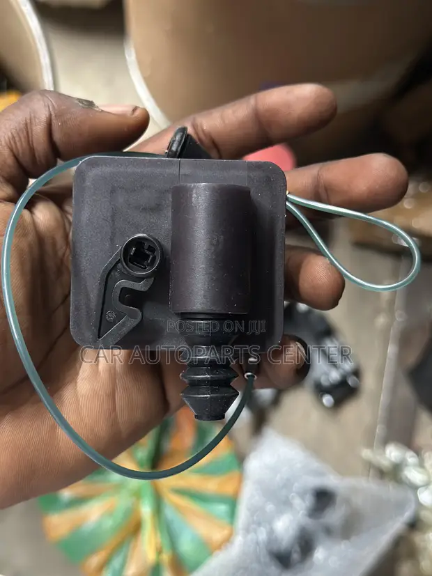 Honda Civic Fuel Lid Actuator (16-20) - 1